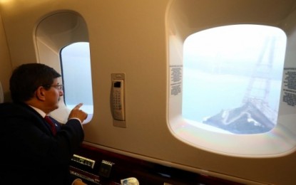 Başbakan Davutoğlu, 3. Havalimanı İnşaatında İncelemelerde Bulundu
