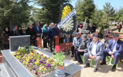 Mustafa Mansız Mezarı Başında Anıldı