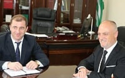 Karaalp Abhazya Dışişleri Bakanı ile Görüştü