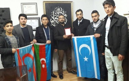 Suriye Türkmen Meclisi Tarafından Malatya Kızılay Başkanı’na Teşekkür Plaketi