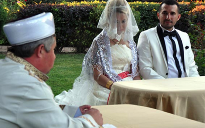 Lahey mahkemesi imam nikahlı eşi boşadı…