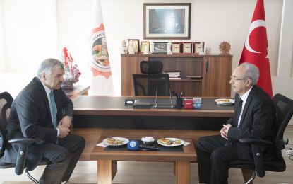 Kayseri Büyükşehir Belediye Başkanı’ndan Hacı Bektaş-ı Veli Derneği ve Vakfı’na taziye ziyareti