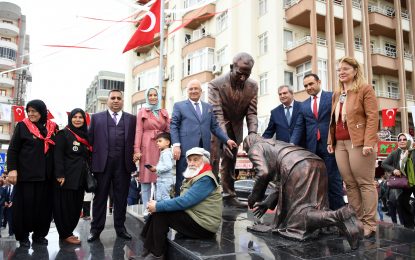 Başkan Kocamaz Atatürk ve Adile Hala Anıtı’nın Açılışını Gerçekleştirdi 