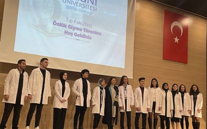 Biruni Üniversitesi’nde Beyaz Önlük Giyme Töreni Düzenlendi