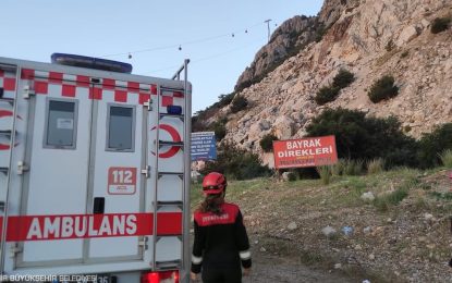 İzmir İtfaiyesi teleferikte mahsur kalanlar için kurtarma çalışmalarına katıldı