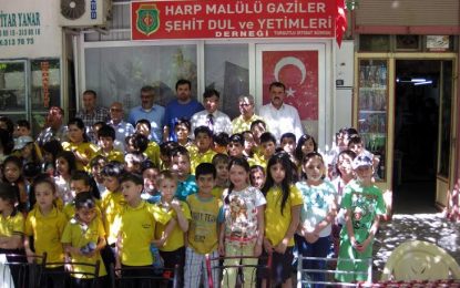 Cumhuriyet İlkokulu, Şehit Ailelerini ve Gazileri Unutmadı