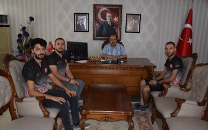 Mersin Üniversitesi MEUTechSports Ekibi Kaymakam Yüksel Ünal’ı Ziyaret Etti