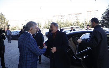Milli Savunma Bakanı Hulusi Akar, Başkan Mustafa Çelik’i ziyaret etti